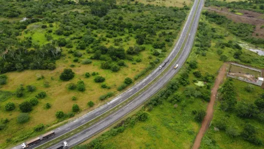 Lote/Terreno à venda, 4356m² no Parque Hildete Rocha, Simões Filho