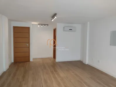 Sala Comercial para alugar, 32m² no Quarteirão Brasileiro, Petrópolis