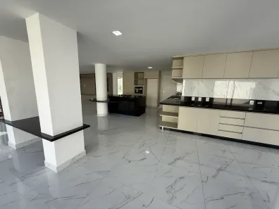 Casa de Condomínio com 4 Quartos à venda, 220m² no Candelária, Natal