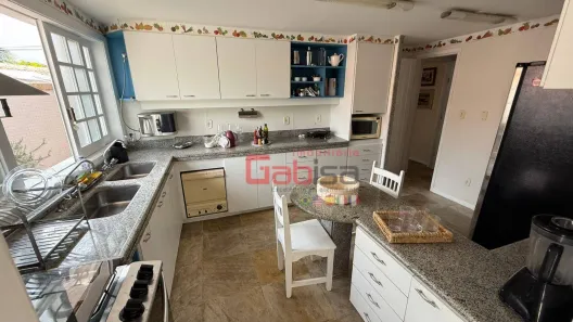 Casa de Condomínio com 5 Quartos para venda ou aluguel, 720m² no Centro, Cabo Frio