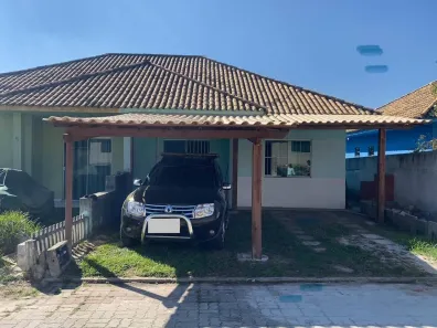 Casa com 2 Quartos para alugar, 72m² no Outeiro, Araruama