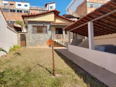 Casa com 3 Quartos à venda, 253m² no Ipê, Belo Horizonte