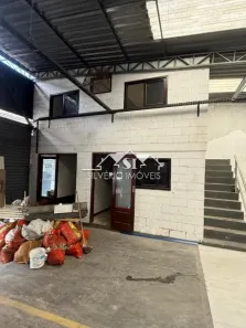Galpão/Depósito/Armazém para alugar, 256m² no Retiro, Petrópolis