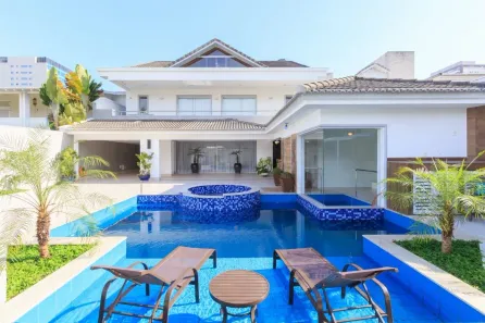 Sobrado com 5 Quartos para alugar, 900m² no Barra da Tijuca, Rio de Janeiro