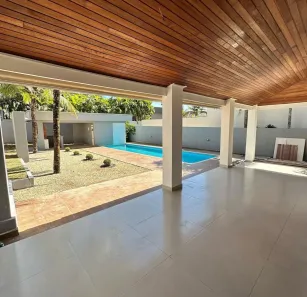 Casa de Condomínio com 5 Quartos para alugar, 350m² no Jardins Paris, Goiânia