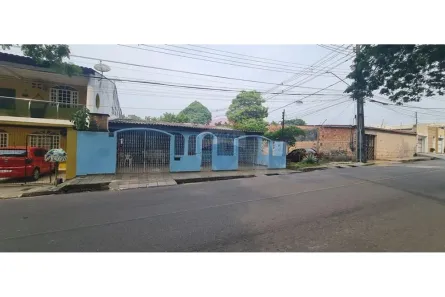 Casa com 4 Quartos à venda, 216m² no Aleixo, Manaus