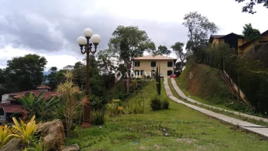 Casa de Condomínio com 4 Quartos para venda ou aluguel, 262m² no Samambaia, Petrópolis