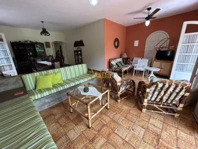 Casa de Condomínio com 3 Quartos para venda ou aluguel, 250m² no Balneário Praia do Pernambuco, Guarujá