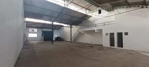 Galpão/Depósito/Armazém com 1 Quarto para alugar, 340m² no IAPI, Salvador
