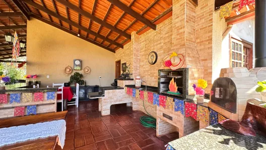 Fazenda/Sítio com 3 Quartos à venda, 210m² no Setor Central, Nova Veneza