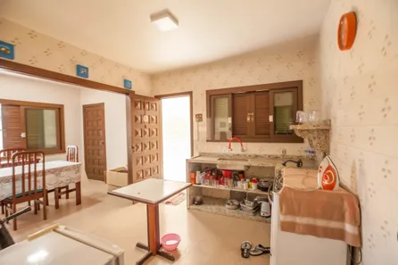 Sobrado com 8 Quartos à venda, 480m² no Centro, Matinhos