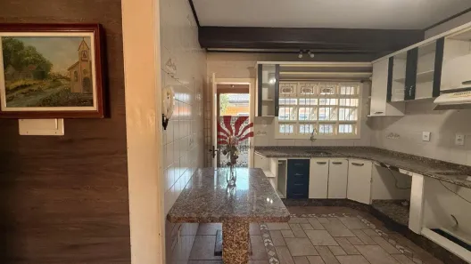 Sobrado com 3 Quartos para alugar, 190m² no Igara, Canoas