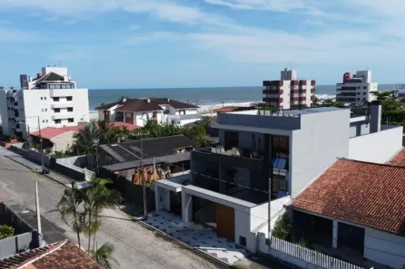 Sobrado com 3 Quartos à venda, 390m² no , Matinhos