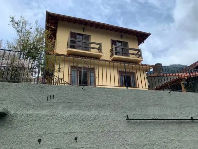 Casa com 3 Quartos para alugar, 90m² no Quissama, Petrópolis