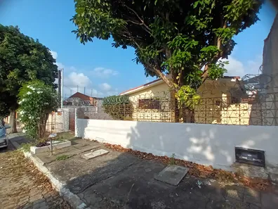 Casa com 2 Quartos para alugar, 140m² no Candelária, Natal
