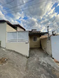 Casa com 2 Quartos para alugar, 120m² no Heliópolis, Belo Horizonte