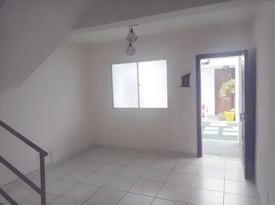 Sobrado com 2 Quartos para venda ou aluguel, 65m² no Vila de Abrantes (Abrantes), Camaçari