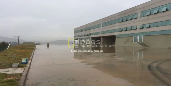 Galpão/Depósito/Armazém para alugar, 1780m² no Mombaça, São Roque