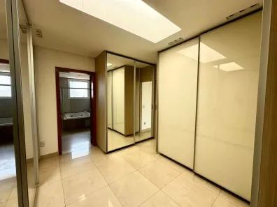 Casa de Condomínio com 5 Quartos à venda, 526m² no Park Lozandes, Goiânia