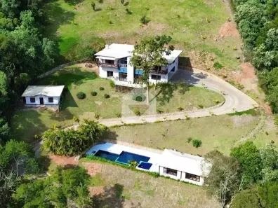 Casa com 5 Quartos para venda ou aluguel, 1060m² no Samambaia, Petrópolis