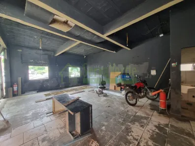Ponto Comercial para alugar, 100m² no Cascatinha, Petrópolis