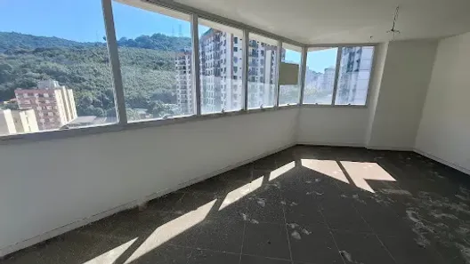 Sala Comercial à venda, 29m² no Santa Rosa, Niterói
