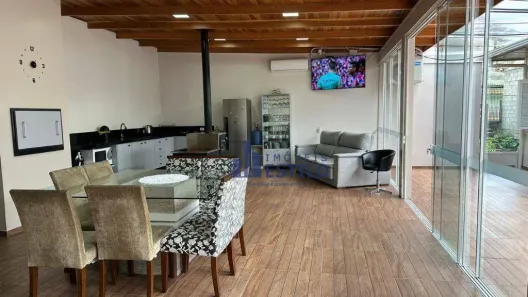 Casa com 2 Quartos à venda, 201m² no Petrópolis, Caxias do Sul