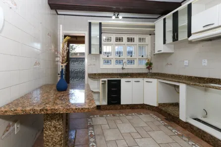 Casa com 3 Quartos para alugar, 180m² no Igara, Canoas