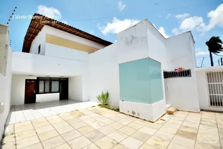 Casa com 4 Quartos à venda, 247m² no Capim Macio, Natal