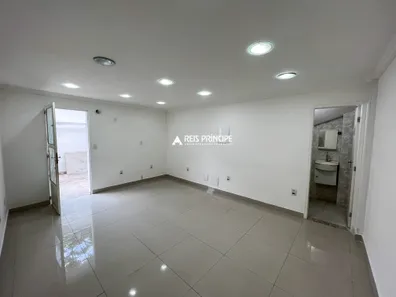 Galpão/Depósito/Armazém para venda ou aluguel, 300m² no Taquara, Rio de Janeiro