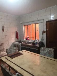 Sobrado com 3 Quartos à venda, 170m² no Vila Silviânia, Carapicuíba