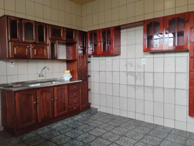 Casa com 4 Quartos à venda, 200m² no São Jorge, Manaus