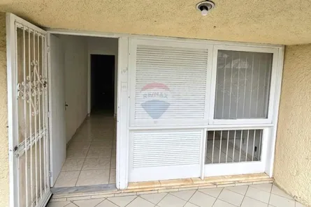 Casa de Condomínio com 2 Quartos para alugar, 83m² no Portinho, Cabo Frio