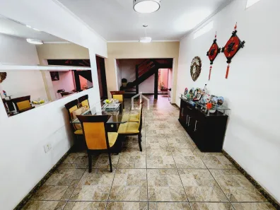 Sobrado com 3 Quartos à venda, 260m² no Jardim Califórnia, Taubaté