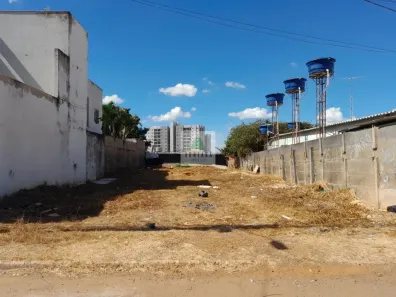 Lote/Terreno para alugar, 10m² no Boa Vista, Anápolis