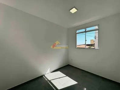 Apartamento com 2 Quartos para alugar, 49m² no Interlagos, Divinópolis