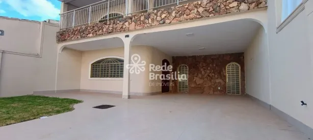 Sobrado com 4 Quartos para alugar, 280m² no Taguatinga Norte, Brasília