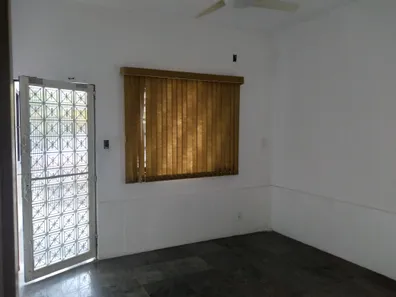 Imóvel Comercial com 4 Quartos para alugar, 10m² no Centro, Nova Iguaçu