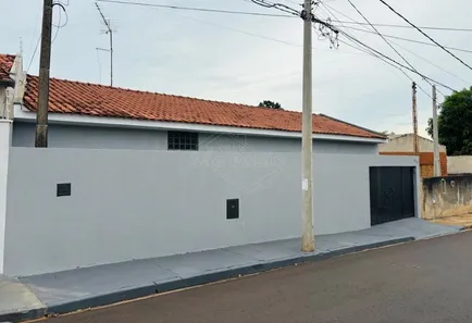 Casa com 3 Quartos à venda, 126m² no Vila Yamada, Araraquara