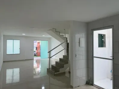 Sobrado com 2 Quartos para alugar, 100m² no Recreio dos Bandeirantes, Rio de Janeiro