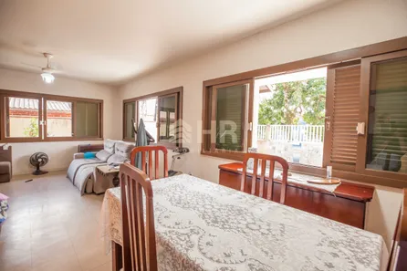 Sobrado com 8 Quartos à venda, 480m² no Centro, Matinhos