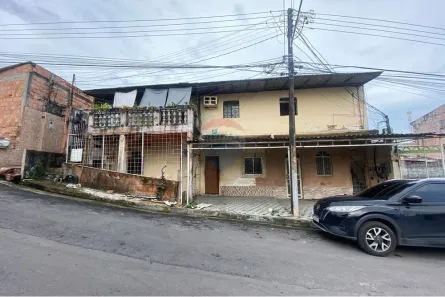 Casa com 6 Quartos à venda, 263m² no Adrianópolis, Manaus