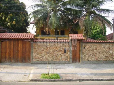 Casa com 4 Quartos para alugar, 400m² no Campo Grande, Rio de Janeiro