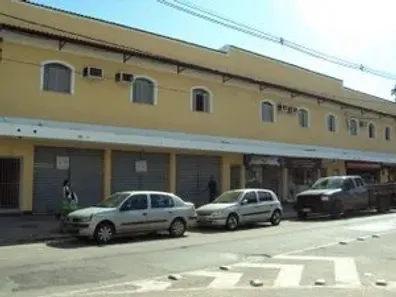 Casa com 2 Quartos para alugar, 10m² no Centro, Nova Iguaçu