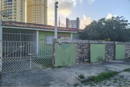 Casa com 3 Quartos para alugar, 79m² no Candelária, Natal