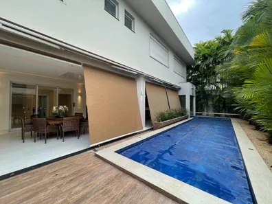Sobrado com 4 Quartos para alugar, 512m² no Jardins Paris, Goiânia