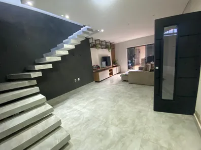 Sobrado com 2 Quartos à venda, 250m² no Del Lago II, Brasília