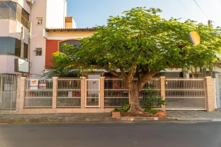 Sobrado com 4 Quartos à venda, 285m² no Vila Imbui, Cachoeirinha