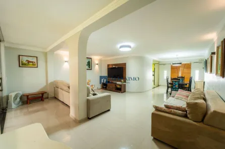 Casa com 5 Quartos à venda, 300m² no Asa Sul, Brasília