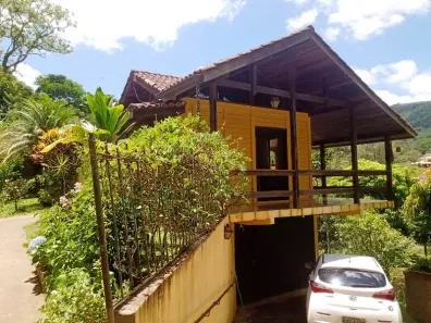 Casa com 2 Quartos para alugar, 200m² no Pedro do Rio, Petrópolis